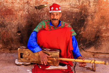 street-musician-in-marrakesh-morocco